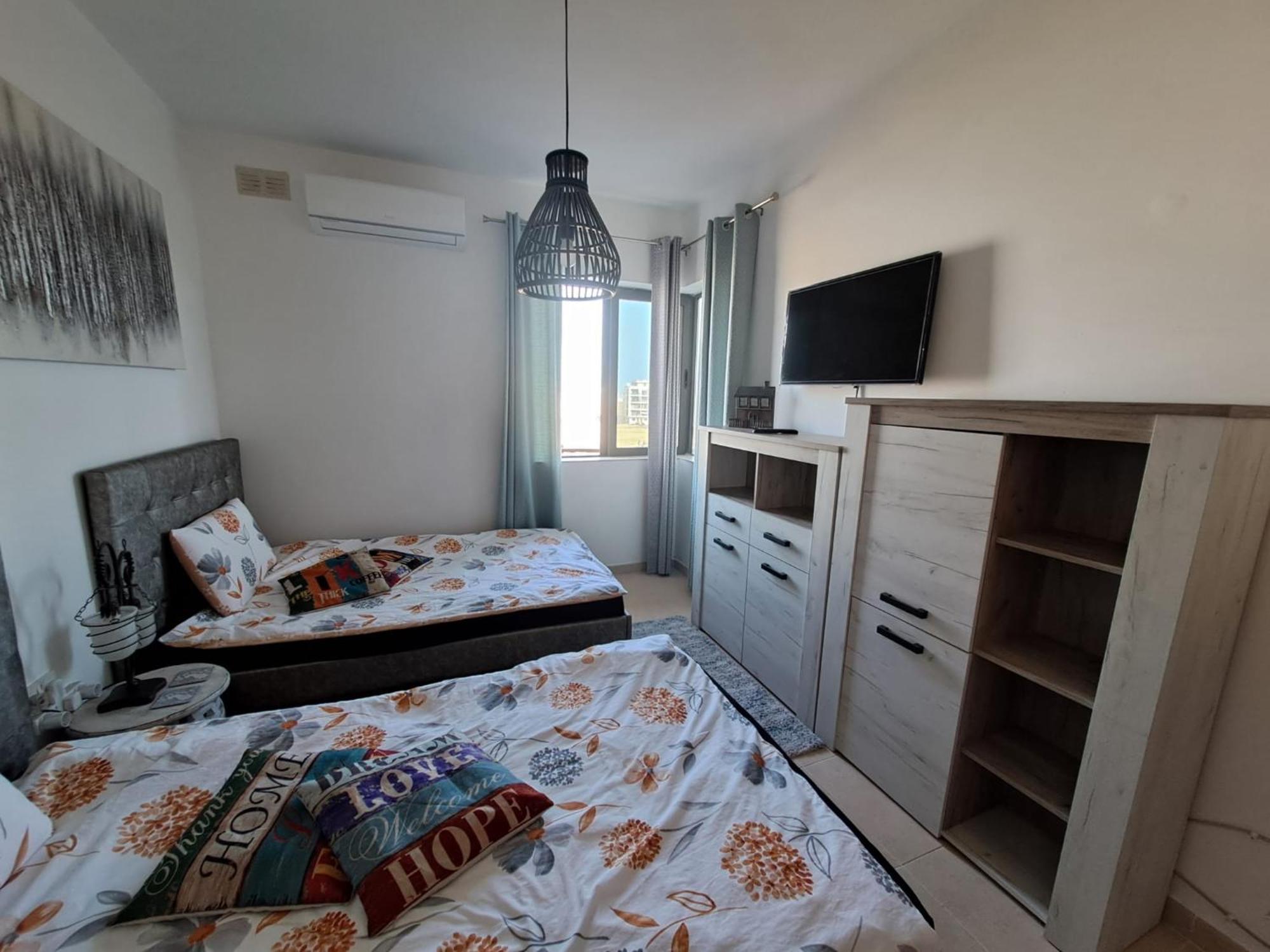 Sunshine Court Budget St. Paul's Bay Exteriör bild